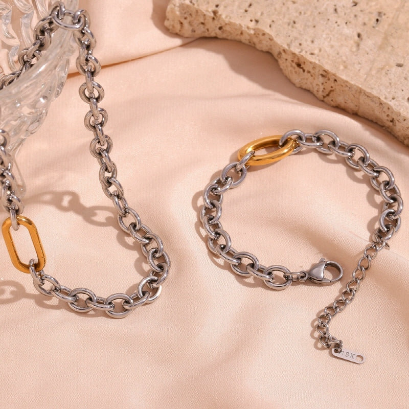 O-Shaped Chain and Paperclip Buckle Necklace, Modern and Unique Bracelet