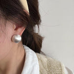 Brushed round stud earrings, light luxury, high end temperament, unique earrings, beautiful & minimalist metal earrings