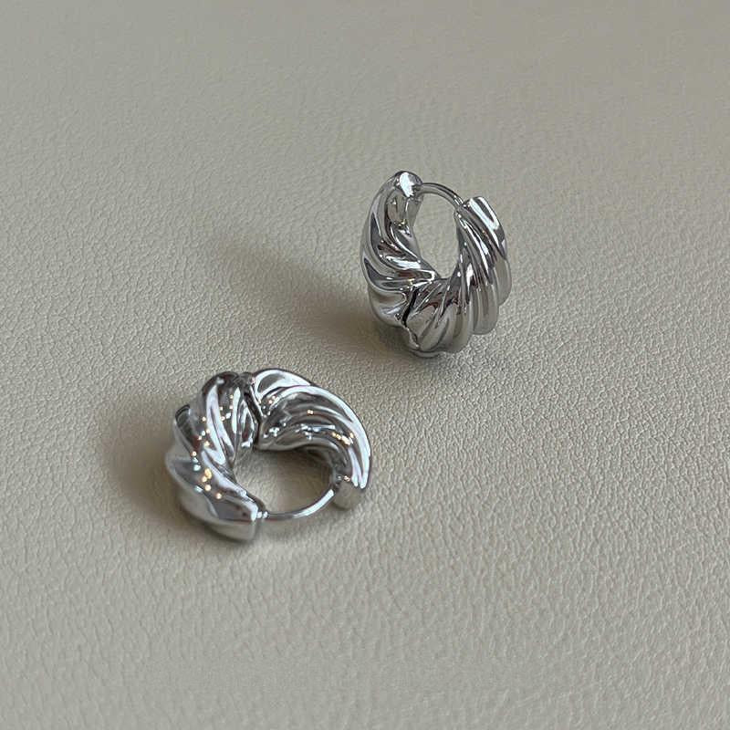 Luxury heavy industry croissant twist earrings 925 sterling silver niche design stud earrings high end earrings