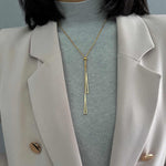 Elegant women's triangle sweater chain necklace niche high end design, perfect sweater accessory, non fading