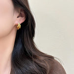 European niche designs, irregular pleats, cold style, temperament, personality studs new fashion accessories