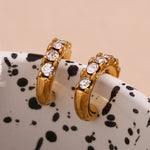 Stylish Niche 18K Gold Plated Stainless Steel Women's C-Shaped Claw Earrings with Delicate Micro Inlay Design