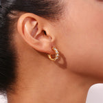 Stylish Niche 18K Gold Plated Stainless Steel Women's C-Shaped Claw Earrings with Delicate Micro Inlay Design