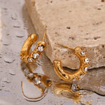 Stylish Niche 18K Gold Plated Stainless Steel Women's C-Shaped Claw Earrings with Delicate Micro Inlay Design